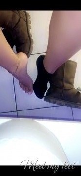 FeetGirrl FeetGirrl