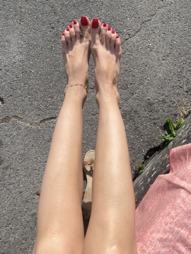 Elenafeet Elenafeet