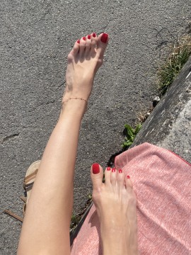 Elenafeet Elenafeet